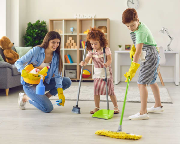 Laminate flooring buying guide Akron, OH