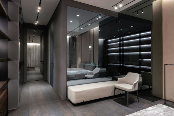 Luxury Vinyl Plank (LVP) vs. Hardwood: A Cost and Longevity Comparison