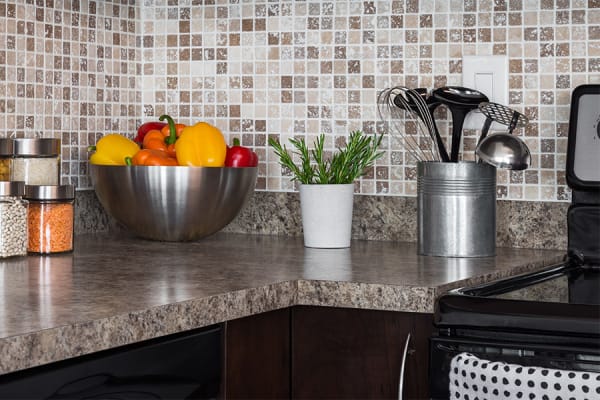 How To Choose The Perfect Glass Tile For Your Akron, OH Kitchen Backsplash