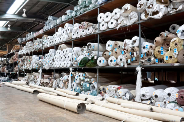 Behind the Scenes at a Carpet Store: How Professionals Guide You to the Perfect Floor Covering