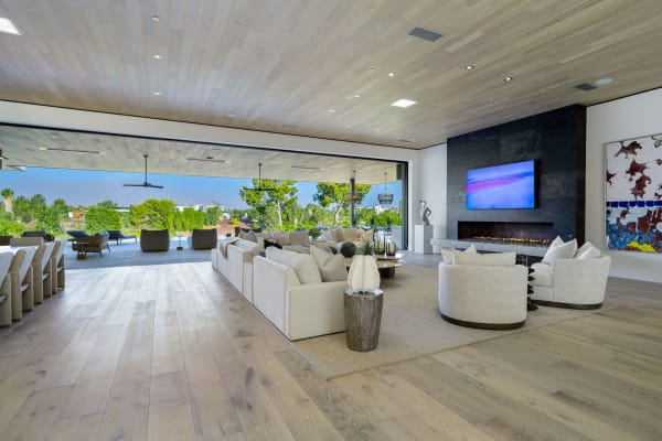 What Kind Of Flooring Looks Can You Get With Vinyl For Your Kent, WA Home?