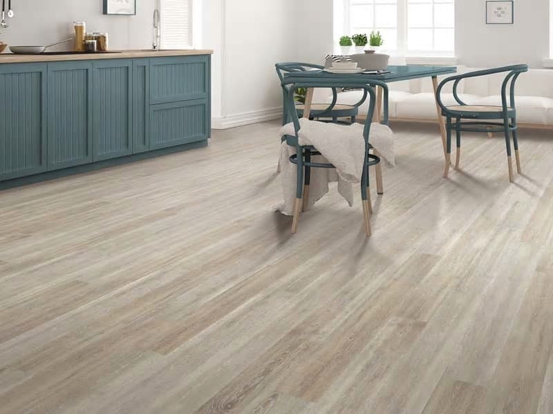 uxury vinyl vs. hardwood: Choosing the Right Flooring for Your Home