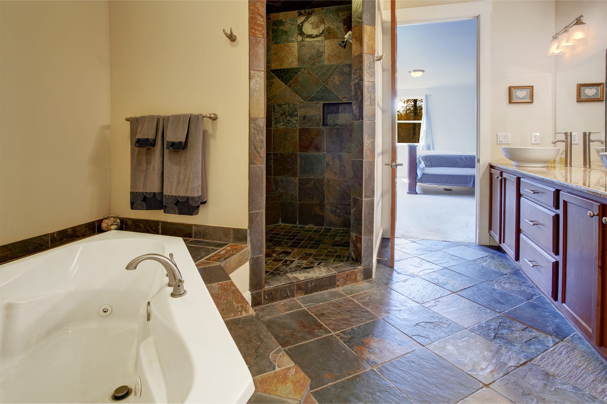 The Top Trends in Bathroom Flooring for 2025: From Natural Stone to Modern Tiles