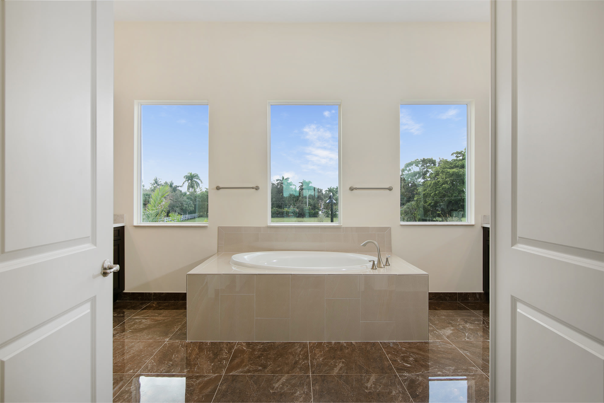 How to achieve spa-like ambience with the right bathroom flooring materials