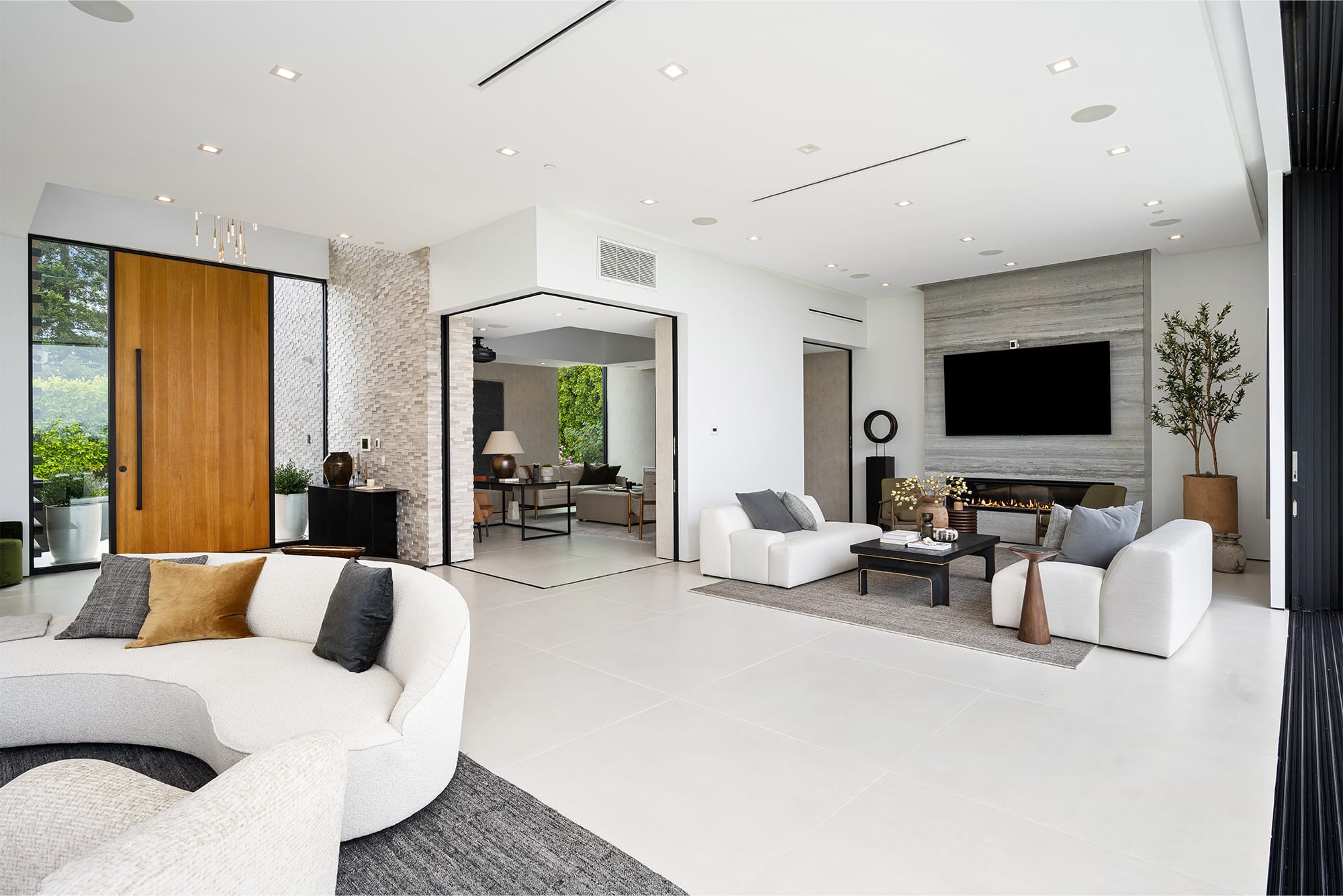 Top Benefits of Installing Ceramic Tile Flooring at Home