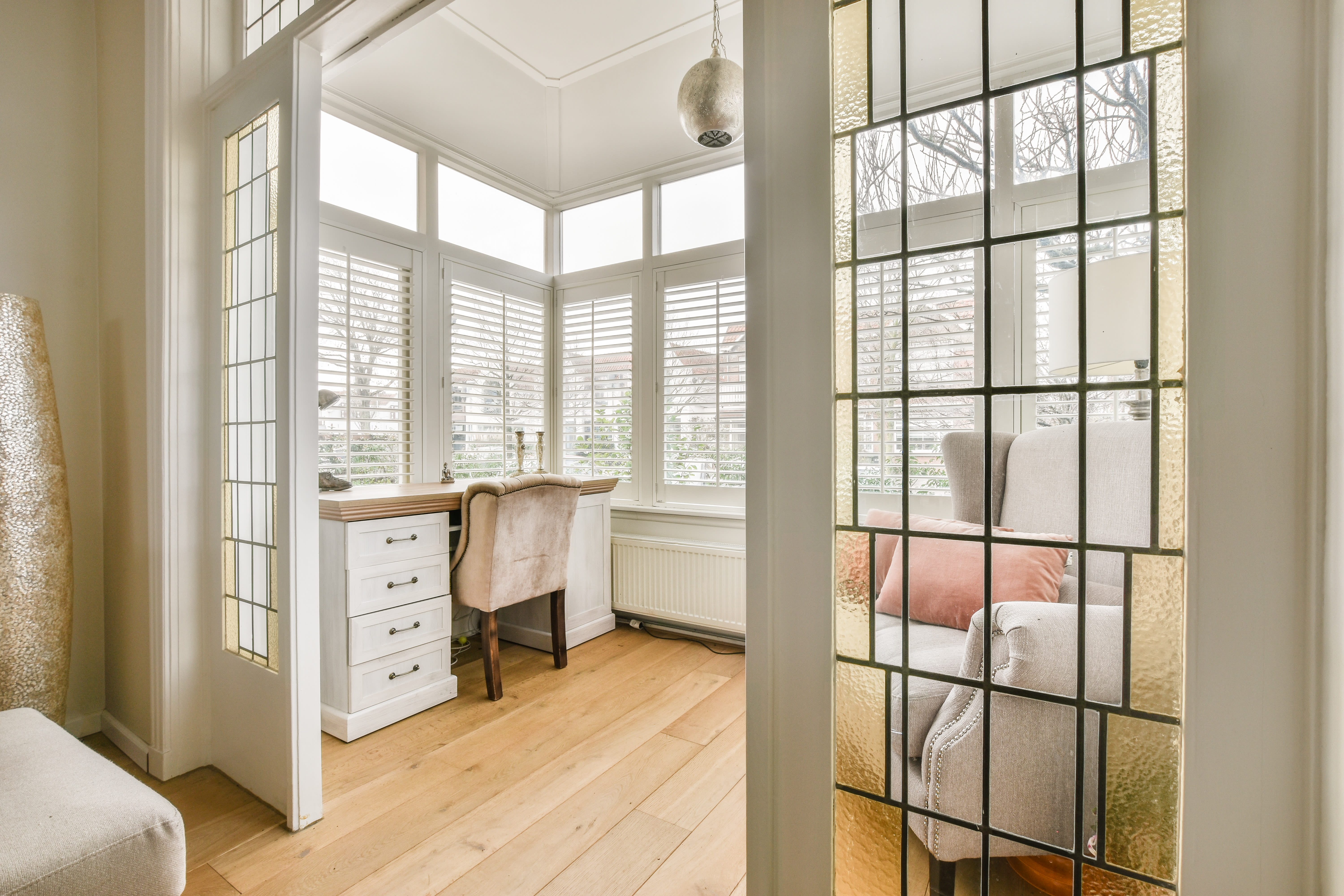 The Best Floors for Home Offices: Stay Comfortable, Quiet, and Professional