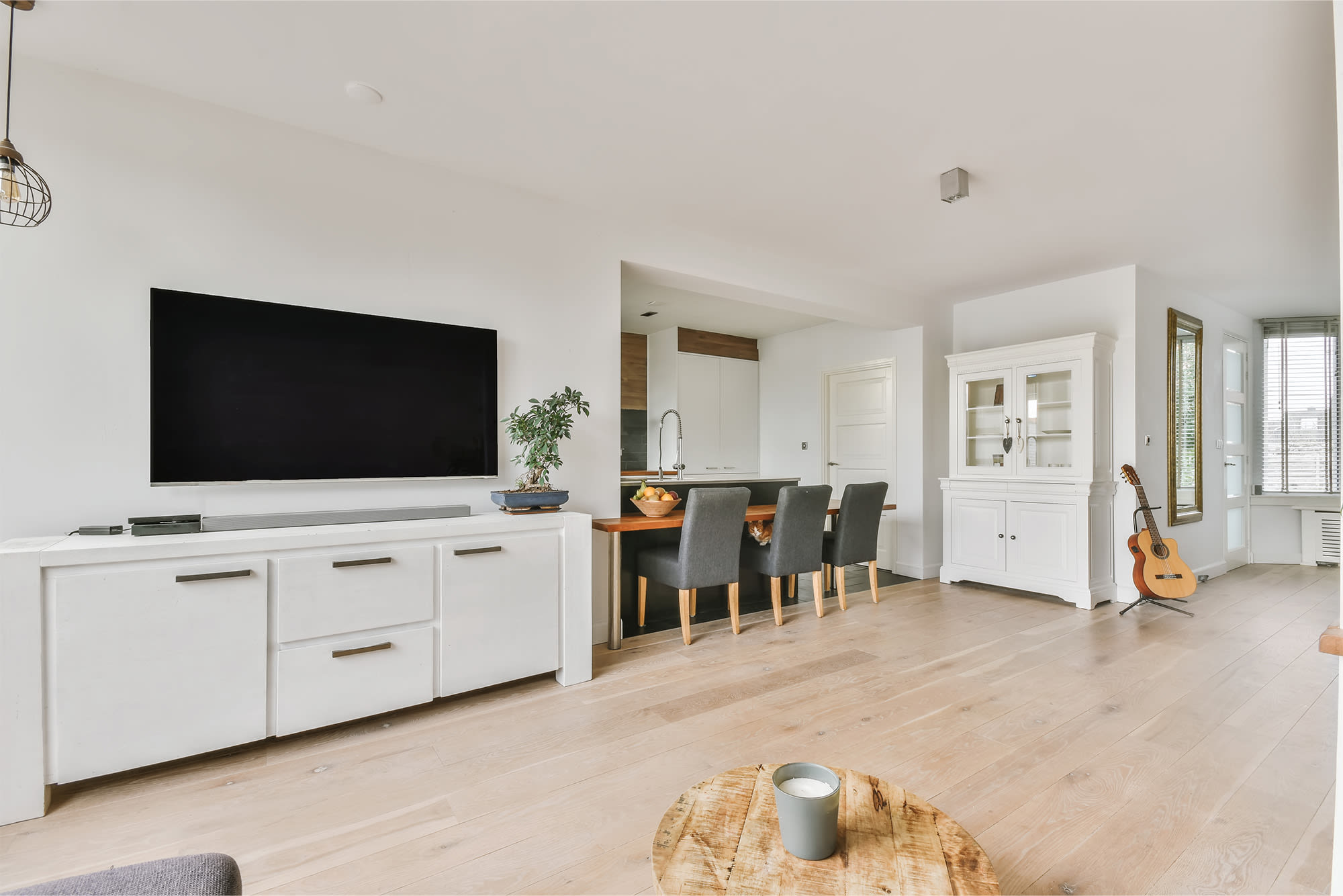 How laminate flooring brings style and affordability to Aurora homes