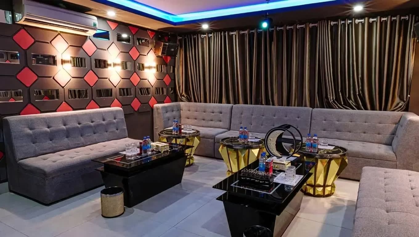 업타운 가라오케