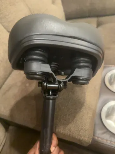 Lifting the Seat on an Eskute Electric Bike D200