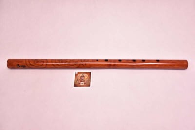 Píšťalka šesťdierková “H”, dĺžka: 33-36cm, vŕtanie: Ø12, zdobenie: Polornamentový lesk