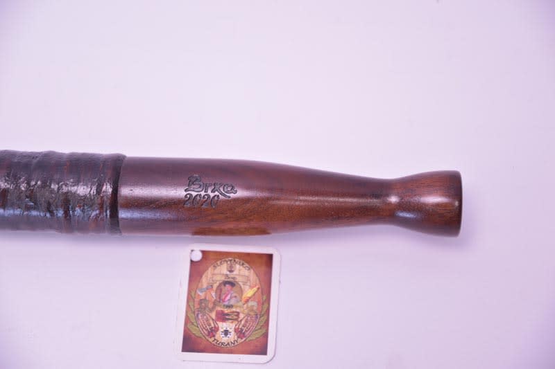 Trombita malá, dĺžka: cca 160cm, počet častí: 2/2 2