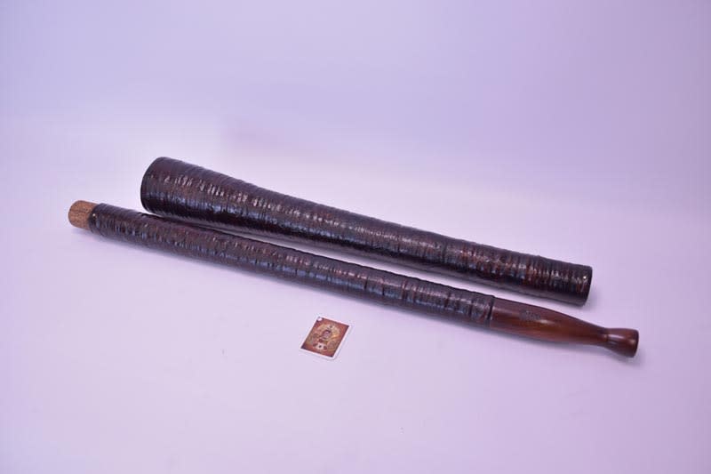 Trombita malá, dĺžka: cca 160cm, počet častí: 2/2 5