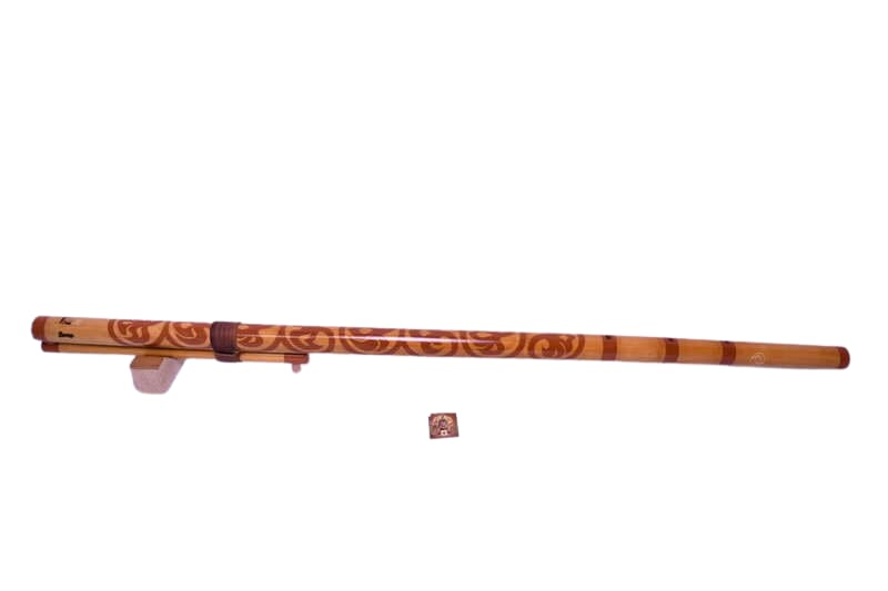 Fujara "E", dĺžka: 100-105cm, vŕtanie: Ø22, zdobenie: Ornamentový lesk