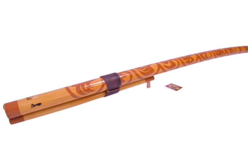 Fujara "H", dĺžka: 135-140cm, vŕtanie: Ø26, zdobenie: Ornamentový lesk 3