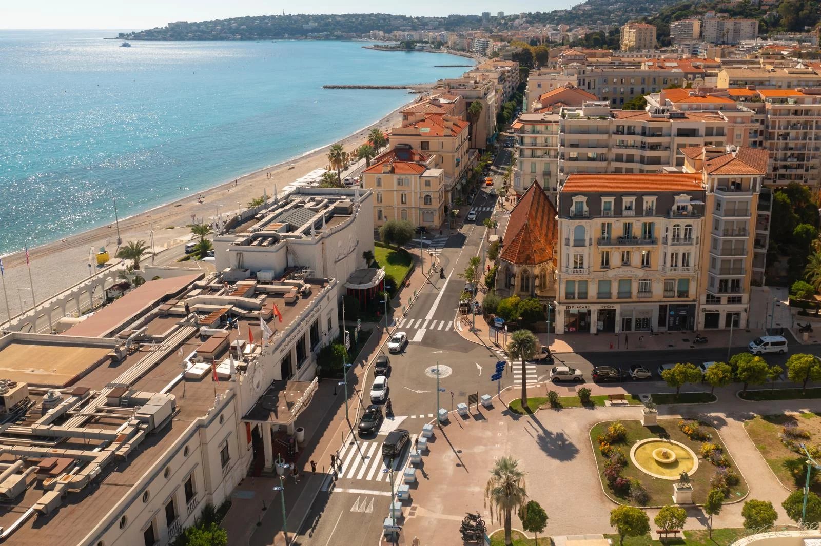 Prestigious Appartment in the Historic Heart of Menton - image 2