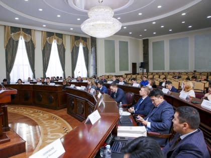 В ЯГД выбрали заместителей председателя, утвердили состав президиума и постоянных комиссий