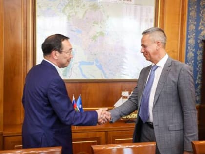 Айсен Николаев обсудил с директором Фонда развития территорий вопросы переселения из аварийного жилья