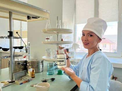 Бизнес с заботой о людях: история Аптеки №8 в Намском районе