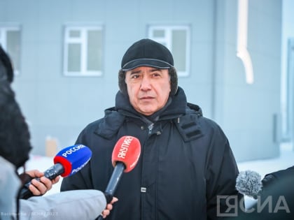 В Хатасской школе начались занятия в новом трехэтажном пристрое