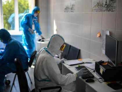 Пандемия COVID-19 нанесла экономике России ущерб в размере более 1,6 триллиона рублей