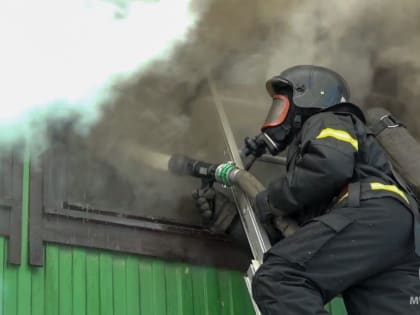 В Якутске загорелось кафе в 203-м микрорайоне