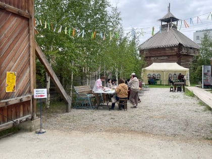 Выставка ко Дню работника торговли в Якутске