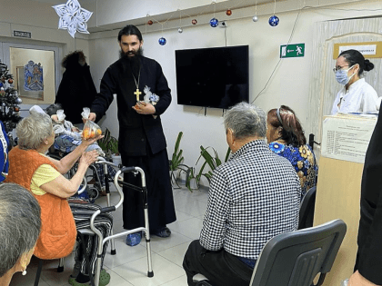 Якутская Епархия поздравила пациентов РКБ №3 с новогодними праздниками