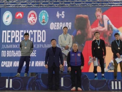 Сборная Якутии собрала пять золотых медалей на первенстве ДФО по вольной борьбе