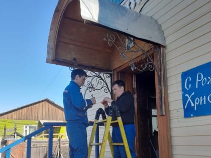 Энергетики Момского РЭС провели реконструкцию электропроводки в старинном православном храме