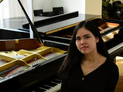 Якутянка Анастасия Чжан получила номинацию «Поэт года»