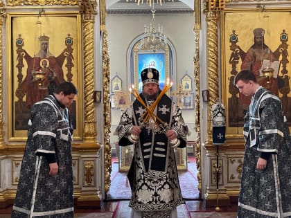 Богослужение в Никольском храме в пятницу первой недели Великого Поста