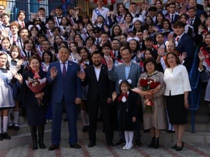 Айсен Николаев: выплаты стобалльникам Якутии будут продолжены