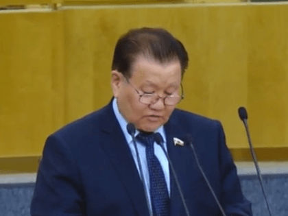 Тумусов после встречи с матерями и женами бойцов-якутян выступил в Госдуме 