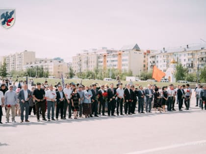 В День памяти и скорби в Якутске возложили цветы к монументу «Воинам-победителям»