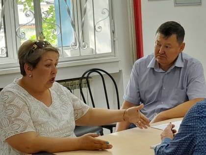 Софрон АФАНАСЬЕВ: Дорогам и остановкам в Заложном округе быть!