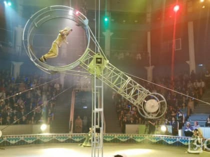 Новогодняя сказка, опасные трюки, красивые танцы: как прошла Елка главы Якутии – 2023