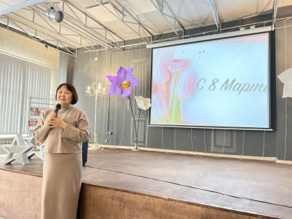 В преддверии праздника коллектив ЯГБ-2 провел выставку «Сестричка-мастеричка»