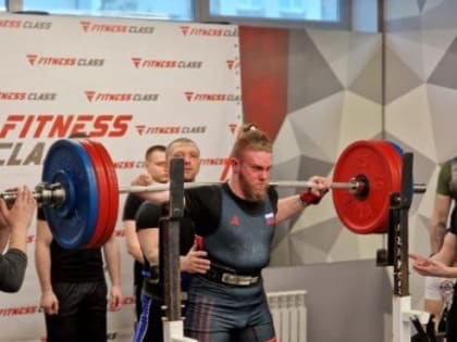 Студент Регионального технического колледжа г.Мирного установил рекорд по силовым видам спорта