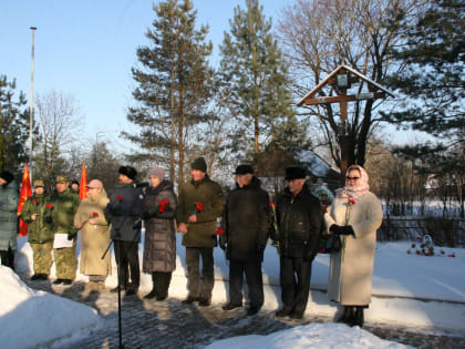 Якутяне посетили памятники воинам-землякам в Новгородской области