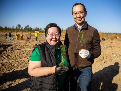 Айсен Николаев поздравляет работников леса с профессиональным праздником