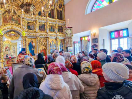 Неделя жен-мироносиц в Преображенском соборе
