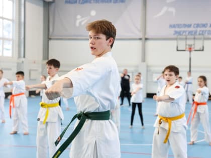 Глава Якутии посетил школу киокусинкай в гимназии Алдана