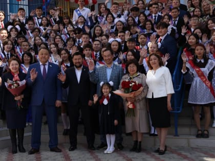 В Якутии 100-бальники ЕГЭ и их учителя получат по 100 тысяч рублей