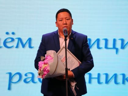 Руслан Платонов поздравил работников здравоохранения с наступающим Днём медика