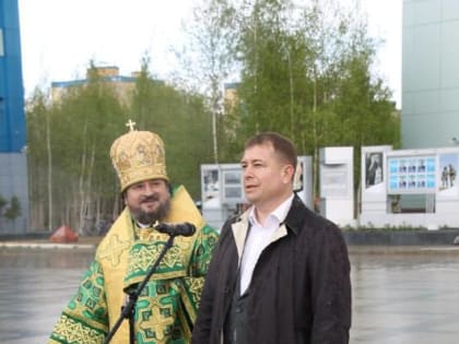 Торжественное богослужение Дня Святой Троицы в г. Мирном: Литургия архиерейским чином