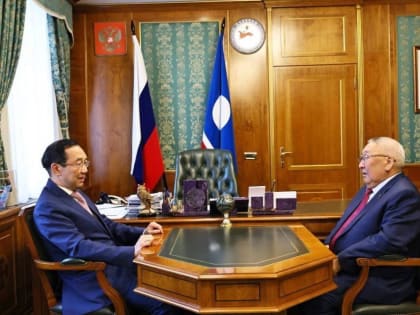 Айсен Николаев провел встречу с сенатором от Якутии Егором Борисовым
