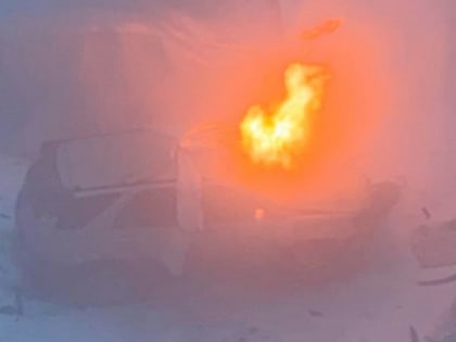 В районе Залога Якутска загорелся автомобиль