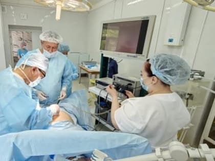 Более 50 операций в районах Якутии провела бригада мобильных хирургов