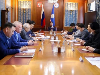 Глава Якутии Айсен Николаев провел совещание по восстановлению исторических памятников архитектуры Якутска