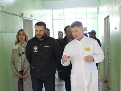 Помощник Президента РФ изучил ход реконструкции Нерюнгринской ЦРБ в рамках мастер-плана